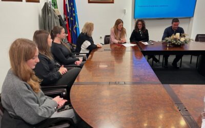 Naše učenice na sastanku s gradonačelnikom